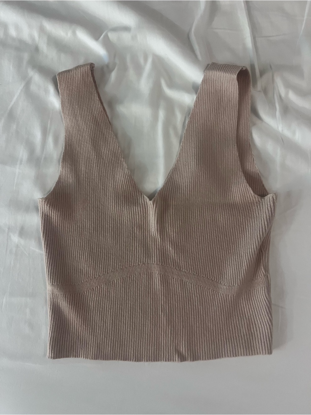 vestique Ribbed V-Neck Cropped Camisole - Taupe